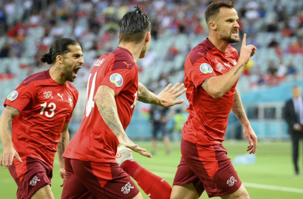  丁丁助攻帽子戏法 曼城七球横扫伯恩茅斯创纪录