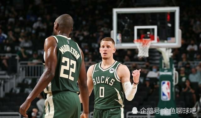  拉梅洛三双，黄蜂爆冷胜雄鹿  