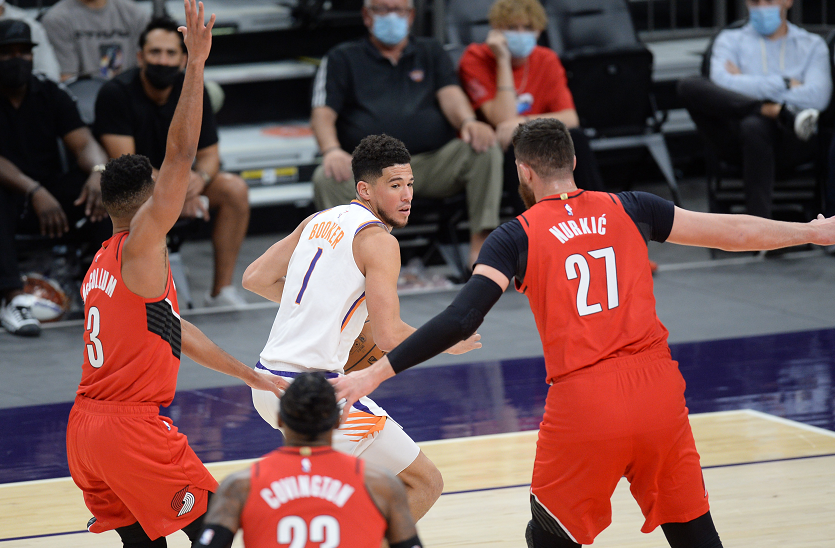  曼城防线失误送水晶宫关键三分  