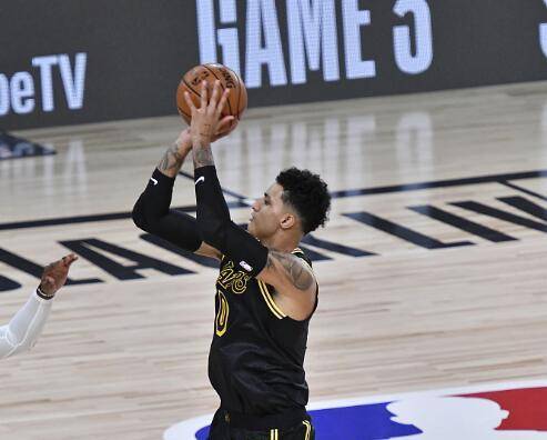  阿德巴约统治油漆区，热火内线压制篮网取得关键胜利